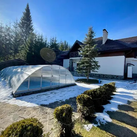 на перевалі Chalet Yablunytsia